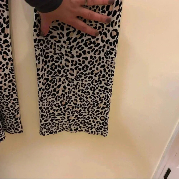 Revolve Norma Kamali Leopard Straight Leg Pant/Legging Size L - Picture 4 of 5